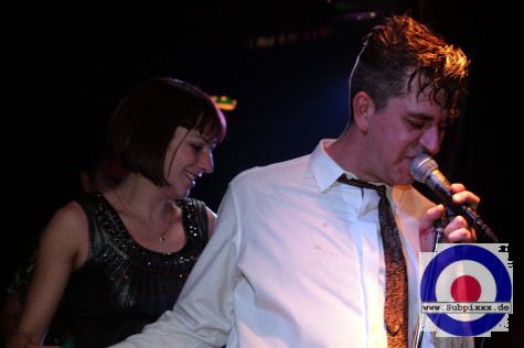 Bee Dee Kay and The Roller Coasters (F) 2. Soundflat Ballroom Bash - McCormacks Ballroom, Leipzig 24. Oktober 2008 (6).jpg